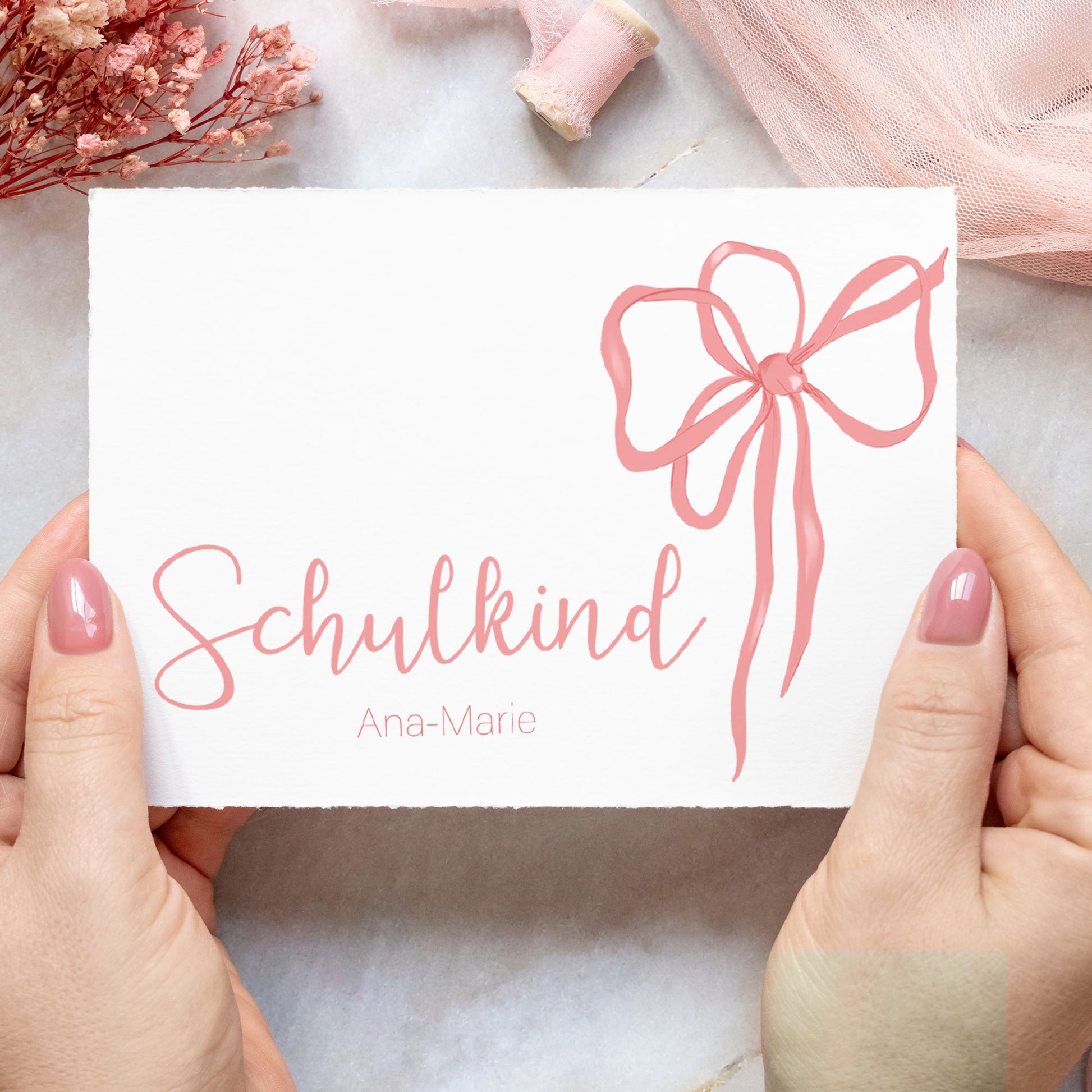 personalisierte Karte für Kinder zum Einschulung mit eine Schleife