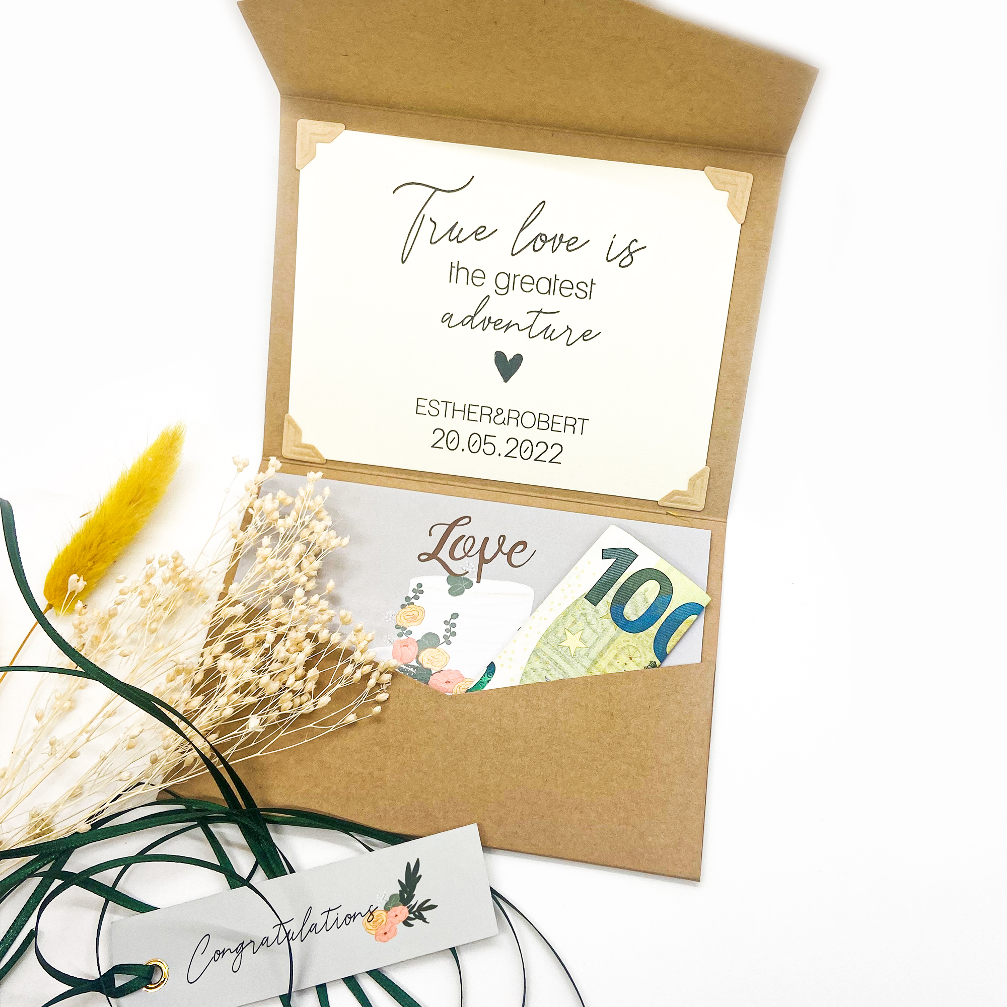 Das Geldgeschenk Hochzeit TRUE LOVE ist eine Pocketfoldkarte mit Einleger zum Verschenken von Geld zur Hochzeit